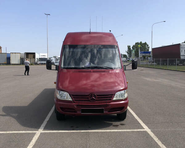 Красный Мерседес Sprinter, объемом двигателя 0 л и пробегом 210 тыс. км за 10000 $, фото 3 на Automoto.ua