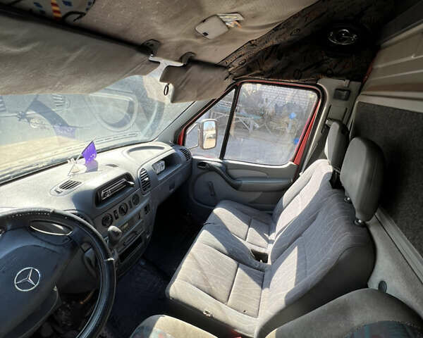Красный Мерседес Sprinter, объемом двигателя 0 л и пробегом 430 тыс. км за 11500 $, фото 5 на Automoto.ua