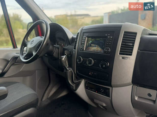 Червоний Мерседес Sprinter, об'ємом двигуна 2.2 л та пробігом 281 тис. км за 17800 $, фото 8 на Automoto.ua