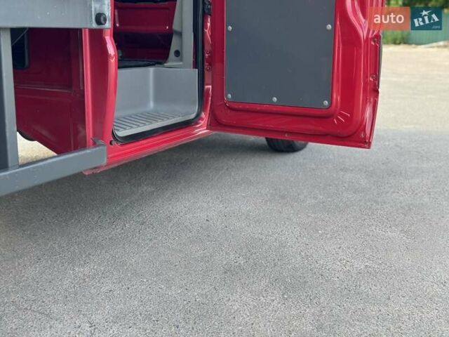 Красный Мерседес Sprinter, объемом двигателя 2.2 л и пробегом 245 тыс. км за 21900 $, фото 80 на Automoto.ua
