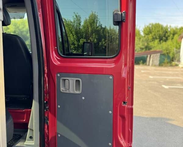 Красный Мерседес Sprinter, объемом двигателя 2.2 л и пробегом 245 тыс. км за 21900 $, фото 49 на Automoto.ua