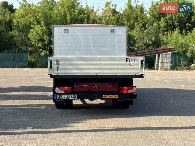 Красный Мерседес Sprinter, объемом двигателя 2.2 л и пробегом 245 тыс. км за 21900 $, фото 87 на Automoto.ua