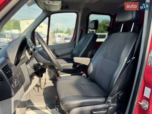 Красный Мерседес Sprinter, объемом двигателя 2.2 л и пробегом 245 тыс. км за 21900 $, фото 23 на Automoto.ua