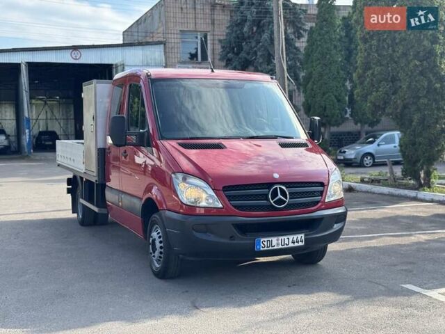 Красный Мерседес Sprinter, объемом двигателя 2.2 л и пробегом 245 тыс. км за 21900 $, фото 2 на Automoto.ua