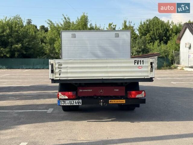 Красный Мерседес Sprinter, объемом двигателя 2.2 л и пробегом 245 тыс. км за 21900 $, фото 11 на Automoto.ua