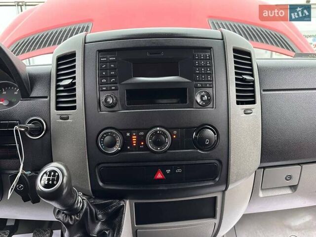 Червоний Мерседес Sprinter, об'ємом двигуна 2.2 л та пробігом 196 тис. км за 21800 $, фото 28 на Automoto.ua