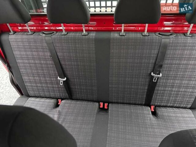 Червоний Мерседес Sprinter, об'ємом двигуна 2.2 л та пробігом 196 тис. км за 21800 $, фото 27 на Automoto.ua