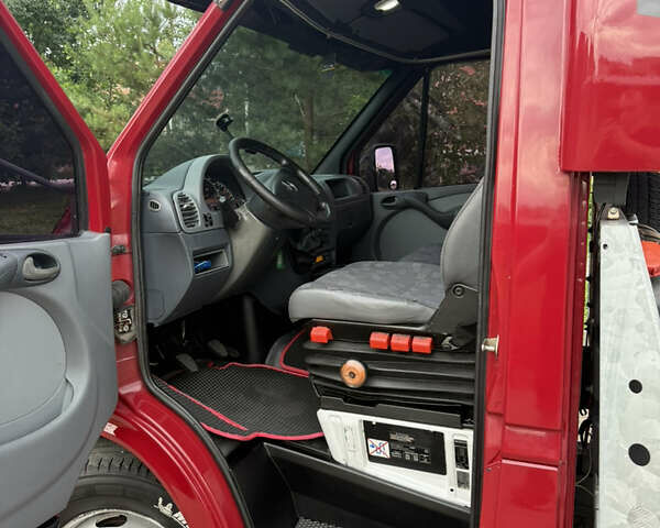 Красный Мерседес Sprinter, объемом двигателя 2.69 л и пробегом 675 тыс. км за 20000 $, фото 15 на Automoto.ua