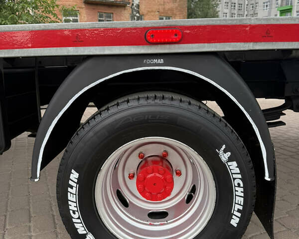 Красный Мерседес Sprinter, объемом двигателя 2.69 л и пробегом 675 тыс. км за 20000 $, фото 13 на Automoto.ua