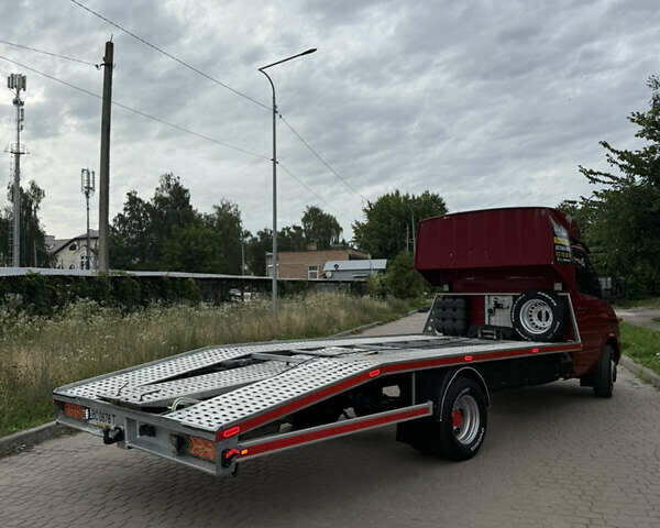 Красный Мерседес Sprinter, объемом двигателя 2.69 л и пробегом 675 тыс. км за 20000 $, фото 6 на Automoto.ua