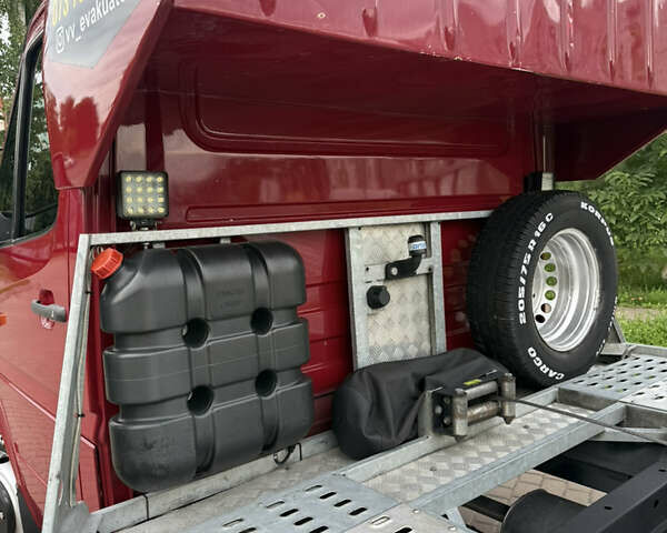 Красный Мерседес Sprinter, объемом двигателя 2.69 л и пробегом 675 тыс. км за 20000 $, фото 10 на Automoto.ua