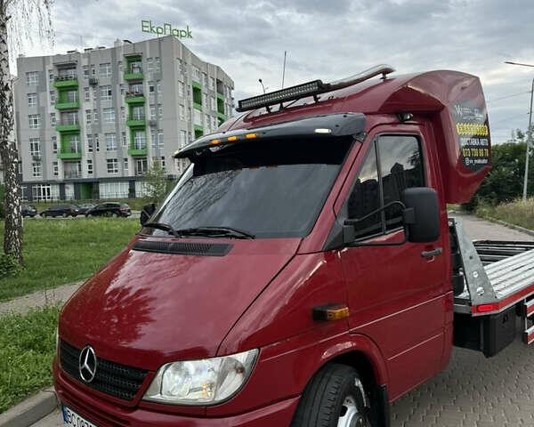 Красный Мерседес Sprinter, объемом двигателя 2.69 л и пробегом 675 тыс. км за 20000 $, фото 4 на Automoto.ua