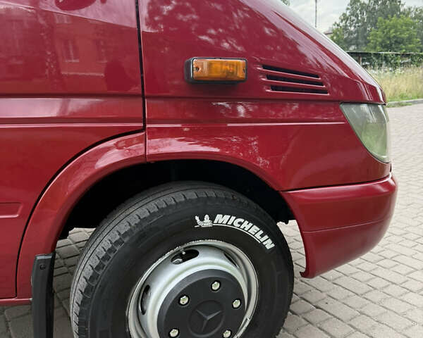 Красный Мерседес Sprinter, объемом двигателя 2.69 л и пробегом 675 тыс. км за 20000 $, фото 2 на Automoto.ua