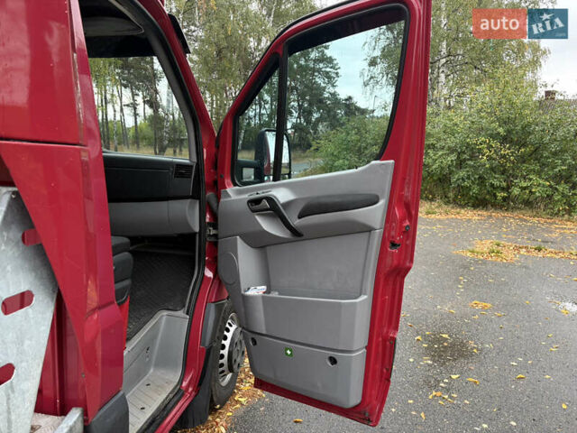 Красный Мерседес Sprinter, объемом двигателя 2.15 л и пробегом 250 тыс. км за 17500 $, фото 15 на Automoto.ua
