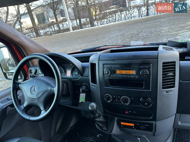 Красный Мерседес Sprinter, объемом двигателя 3 л и пробегом 700 тыс. км за 19000 $, фото 7 на Automoto.ua
