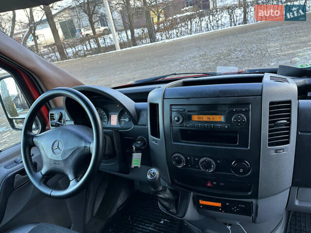 Красный Мерседес Sprinter, объемом двигателя 3 л и пробегом 700 тыс. км за 19000 $, фото 8 на Automoto.ua