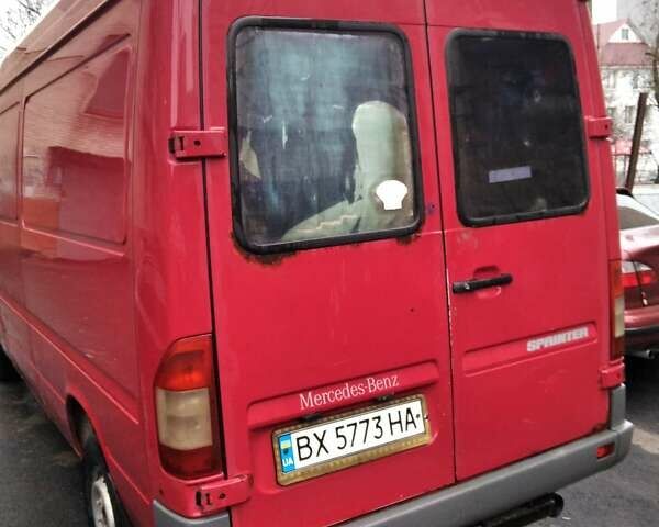 Красный Мерседес Sprinter, объемом двигателя 2.87 л и пробегом 650 тыс. км за 4600 $, фото 6 на Automoto.ua