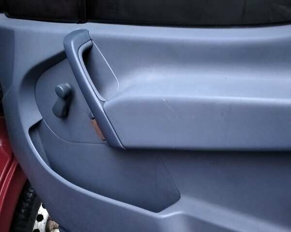 Красный Мерседес Sprinter, объемом двигателя 2.87 л и пробегом 650 тыс. км за 4600 $, фото 1 на Automoto.ua