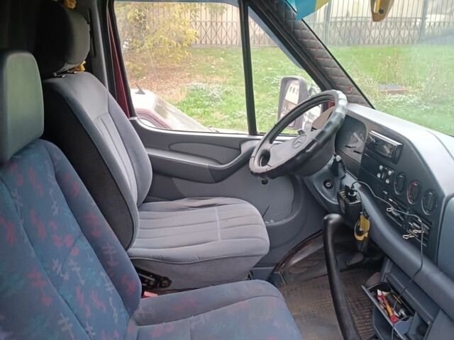 Червоний Мерседес Sprinter, об'ємом двигуна 2.9 л та пробігом 393 тис. км за 6900 $, фото 1 на Automoto.ua
