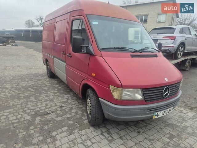 Червоний Мерседес Sprinter, об'ємом двигуна 2.3 л та пробігом 780 тис. км за 3400 $, фото 1 на Automoto.ua