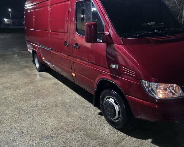 Красный Мерседес Sprinter, объемом двигателя 2.1 л и пробегом 640 тыс. км за 13800 $, фото 4 на Automoto.ua