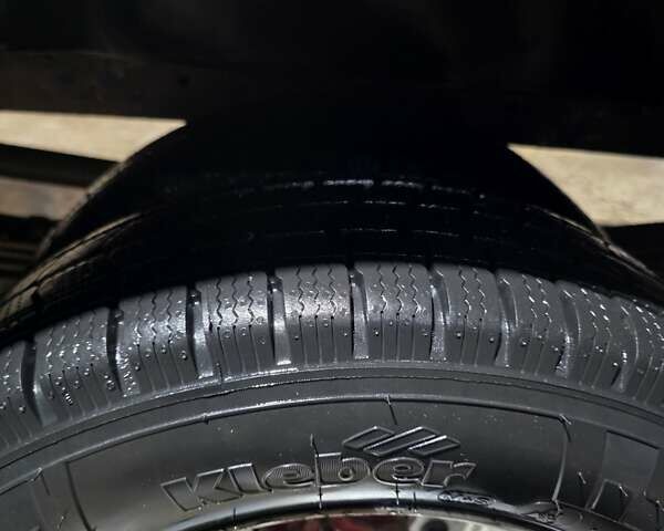 Червоний Мерседес Sprinter, об'ємом двигуна 2.1 л та пробігом 644 тис. км за 14200 $, фото 7 на Automoto.ua