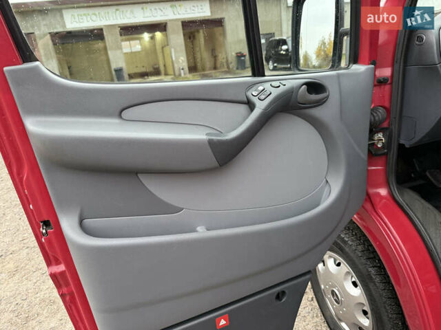Мерседес Sprinter 2003 в Камень-Каширский на Automoto.ua Красный Мерседес Sprinter, объемом двигателя 2.15 л и пробегом 417 тыс. км за 9500 $, фото 42 на Automoto.ua
