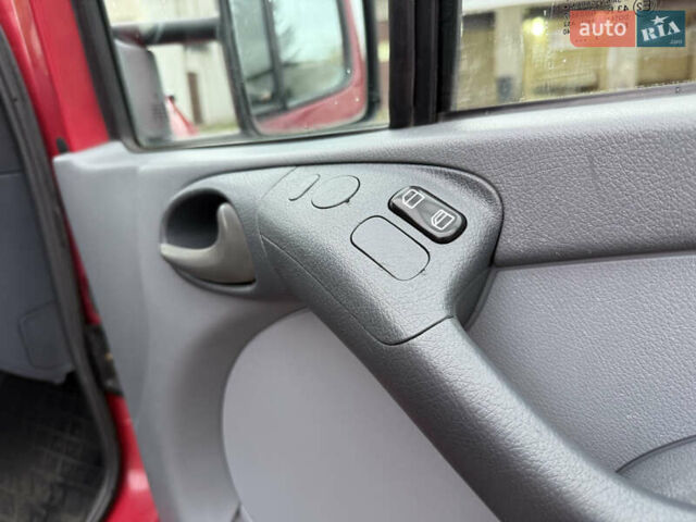 Мерседес Sprinter 2003 в Камень-Каширский на Automoto.ua Красный Мерседес Sprinter, объемом двигателя 2.15 л и пробегом 417 тыс. км за 9500 $, фото 25 на Automoto.ua