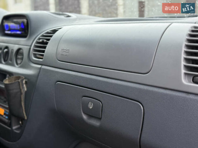 Мерседес Sprinter 2003 у Камінь-Каширський на Automoto.ua Червоний Мерседес Sprinter, об'ємом двигуна 2.2 л та пробігом 417 тис. км за 9500 $, фото 14 на Automoto.ua