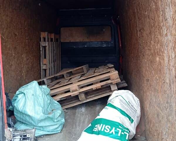 Червоний Мерседес Sprinter, об'ємом двигуна 2.2 л та пробігом 493 тис. км за 4900 $, фото 8 на Automoto.ua