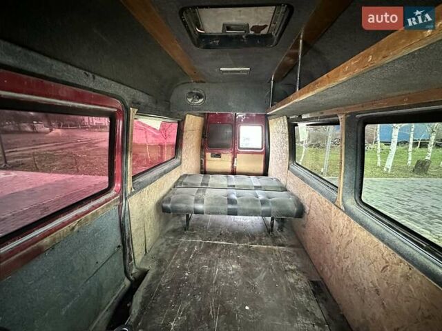Красный Мерседес Sprinter, объемом двигателя 2.7 л и пробегом 600 тыс. км за 5500 $, фото 13 на Automoto.ua