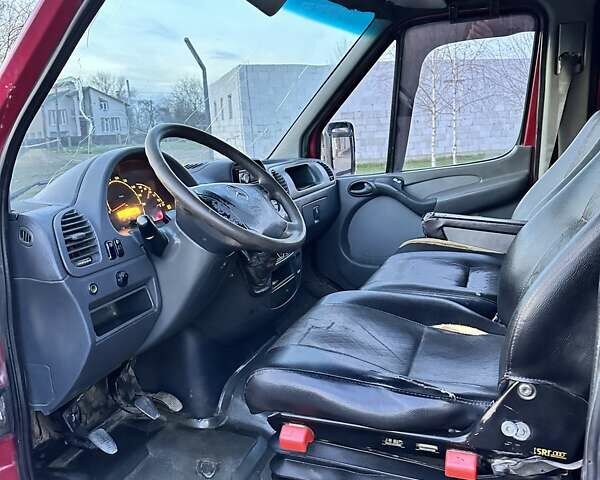 Красный Мерседес Sprinter, объемом двигателя 2.7 л и пробегом 600 тыс. км за 5500 $, фото 19 на Automoto.ua