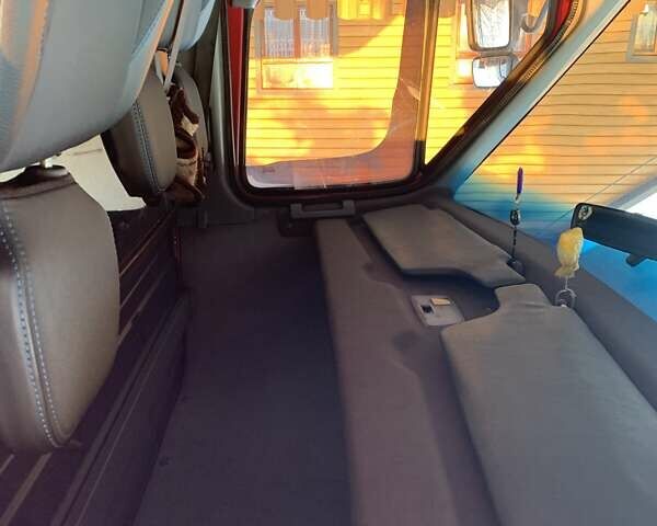 Красный Мерседес Sprinter, объемом двигателя 2.15 л и пробегом 465 тыс. км за 9800 $, фото 12 на Automoto.ua