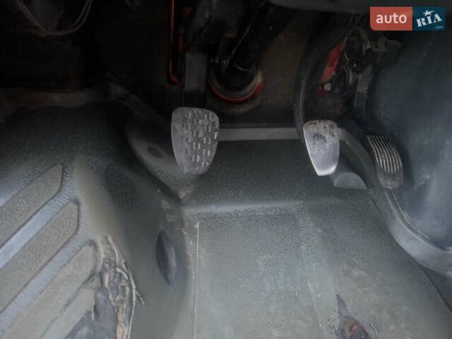 Червоний Мерседес Sprinter, об'ємом двигуна 0 л та пробігом 909 тис. км за 5500 $, фото 4 на Automoto.ua