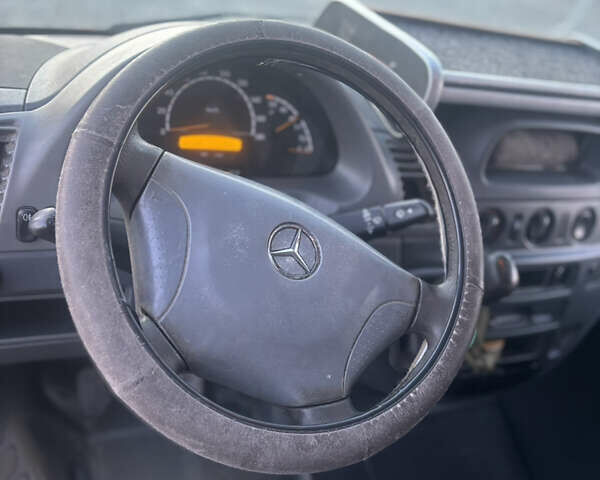 Червоний Мерседес Sprinter, об'ємом двигуна 0 л та пробігом 909 тис. км за 5500 $, фото 3 на Automoto.ua