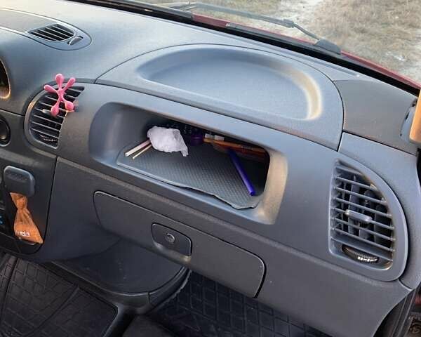 Красный Мерседес Sprinter, объемом двигателя 2.15 л и пробегом 465 тыс. км за 9800 $, фото 21 на Automoto.ua