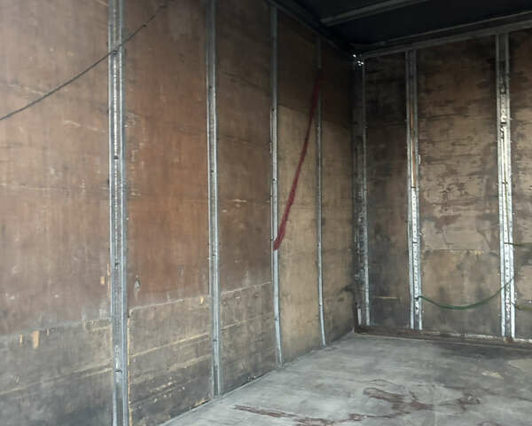 Червоний Мерседес Sprinter, об'ємом двигуна 0 л та пробігом 909 тис. км за 5500 $, фото 12 на Automoto.ua