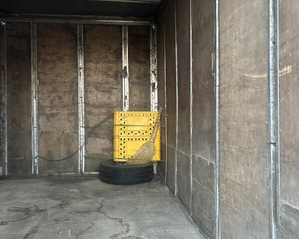 Червоний Мерседес Sprinter, об'ємом двигуна 0 л та пробігом 909 тис. км за 5500 $, фото 7 на Automoto.ua