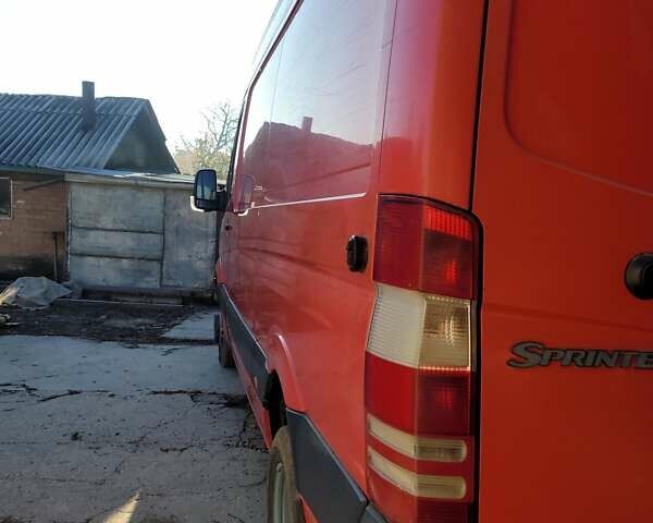 Червоний Мерседес Sprinter, об'ємом двигуна 2.15 л та пробігом 290 тис. км за 11000 $, фото 2 на Automoto.ua