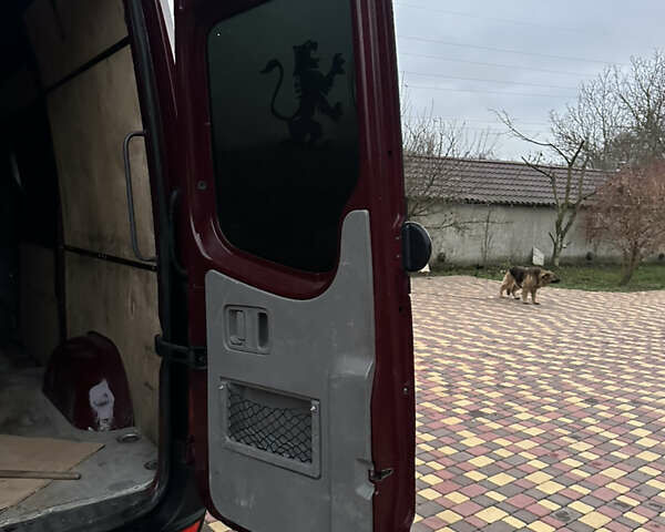 Красный Мерседес Sprinter, объемом двигателя 2.15 л и пробегом 430 тыс. км за 10000 $, фото 6 на Automoto.ua
