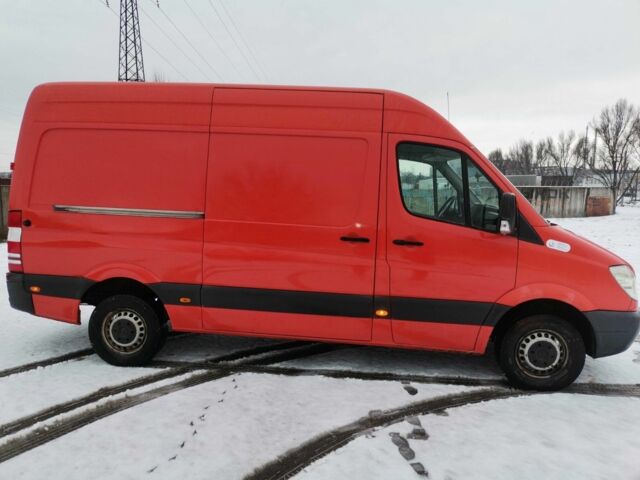 Красный Мерседес Sprinter, объемом двигателя 2.1 л и пробегом 398 тыс. км за 14500 $, фото 6 на Automoto.ua