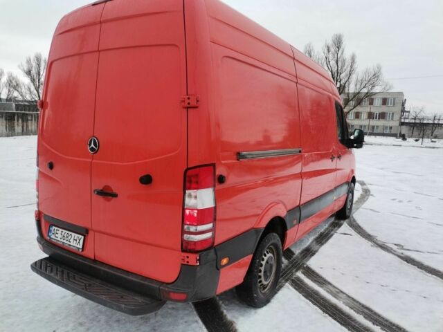 Красный Мерседес Sprinter, объемом двигателя 2.1 л и пробегом 398 тыс. км за 14500 $, фото 3 на Automoto.ua