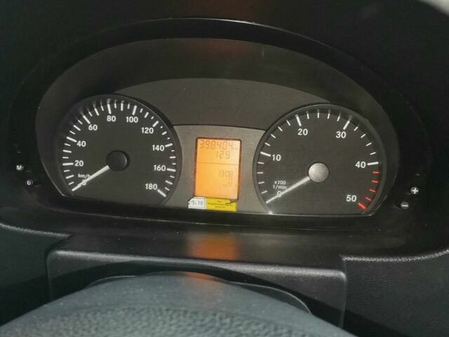 Красный Мерседес Sprinter, объемом двигателя 2.1 л и пробегом 398 тыс. км за 14500 $, фото 10 на Automoto.ua