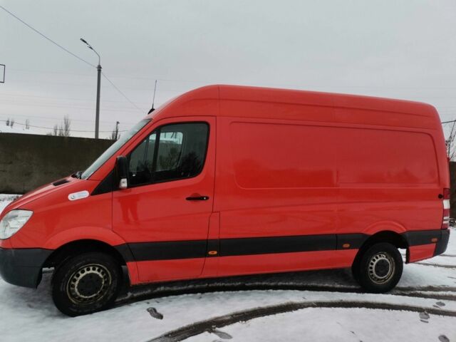 Красный Мерседес Sprinter, объемом двигателя 2.1 л и пробегом 398 тыс. км за 14500 $, фото 4 на Automoto.ua