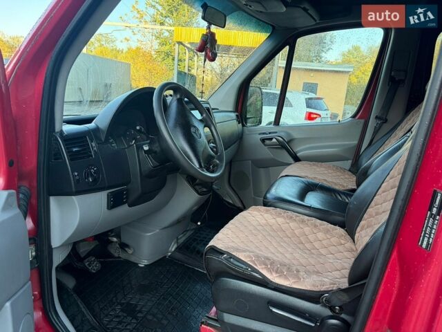 Красный Мерседес Sprinter, объемом двигателя 2.14 л и пробегом 575 тыс. км за 8700 $, фото 29 на Automoto.ua