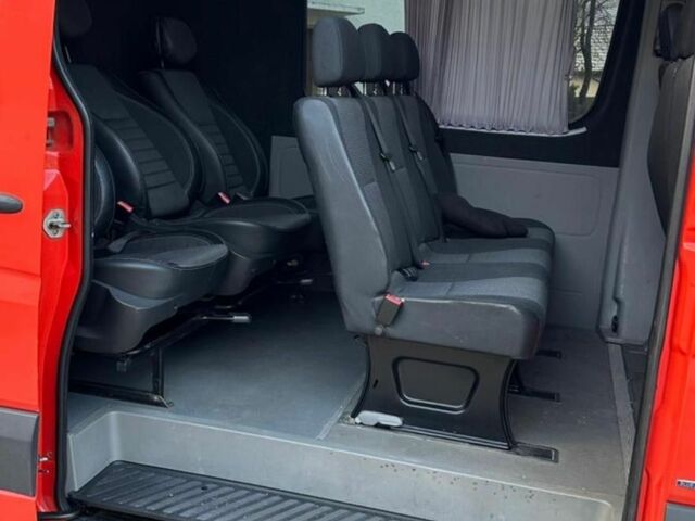 Красный Мерседес Sprinter, объемом двигателя 2.1 л и пробегом 450 тыс. км за 15000 $, фото 5 на Automoto.ua