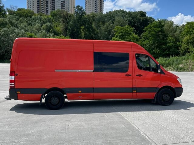 Красный Мерседес Sprinter, объемом двигателя 2.1 л и пробегом 450 тыс. км за 15000 $, фото 1 на Automoto.ua