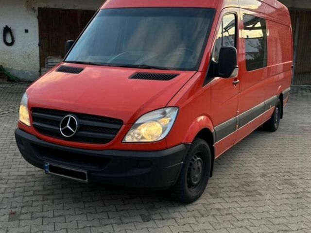 Красный Мерседес Sprinter, объемом двигателя 2.1 л и пробегом 450 тыс. км за 15000 $, фото 7 на Automoto.ua