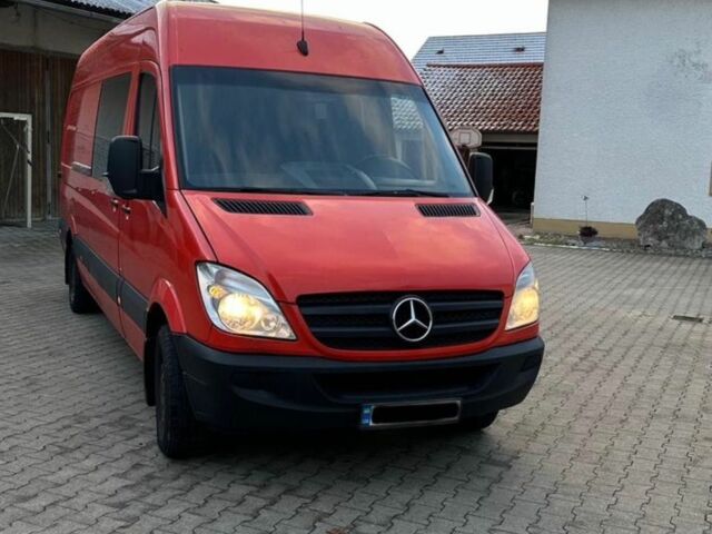 Красный Мерседес Sprinter, объемом двигателя 2.1 л и пробегом 450 тыс. км за 15000 $, фото 8 на Automoto.ua