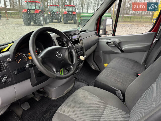 Червоний Мерседес Sprinter, об'ємом двигуна 2.2 л та пробігом 426 тис. км за 17500 $, фото 11 на Automoto.ua